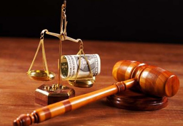 Học Văn Bằng 2 Luật Kinh Tế Có Nên Không?