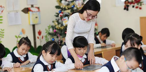 Làm Bằng Cao Đẳng Sư Phạm Tiểu Học Có Dễ Xin Việc Không?