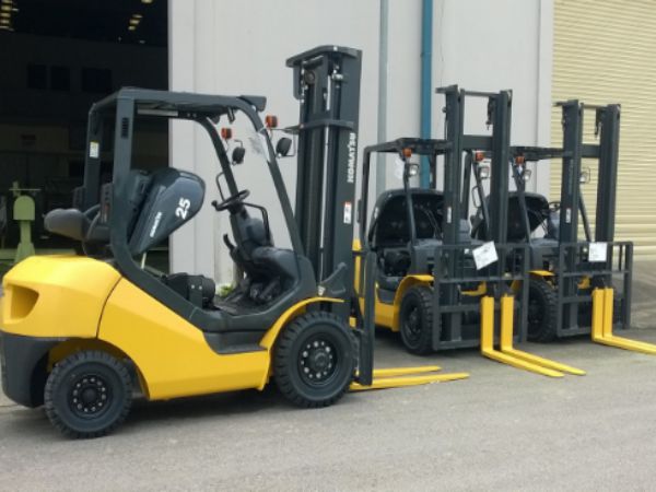 Làm Chứng Chỉ Xe Nâng Giá Rẻ Tại Làm Bằng Đại Học