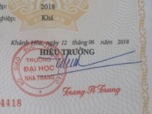Kiểm tra chữ ký trên bằng đại học